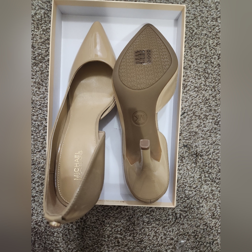 Michael Kors Women's Tan Pumps